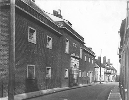 Street with houses to the left and right